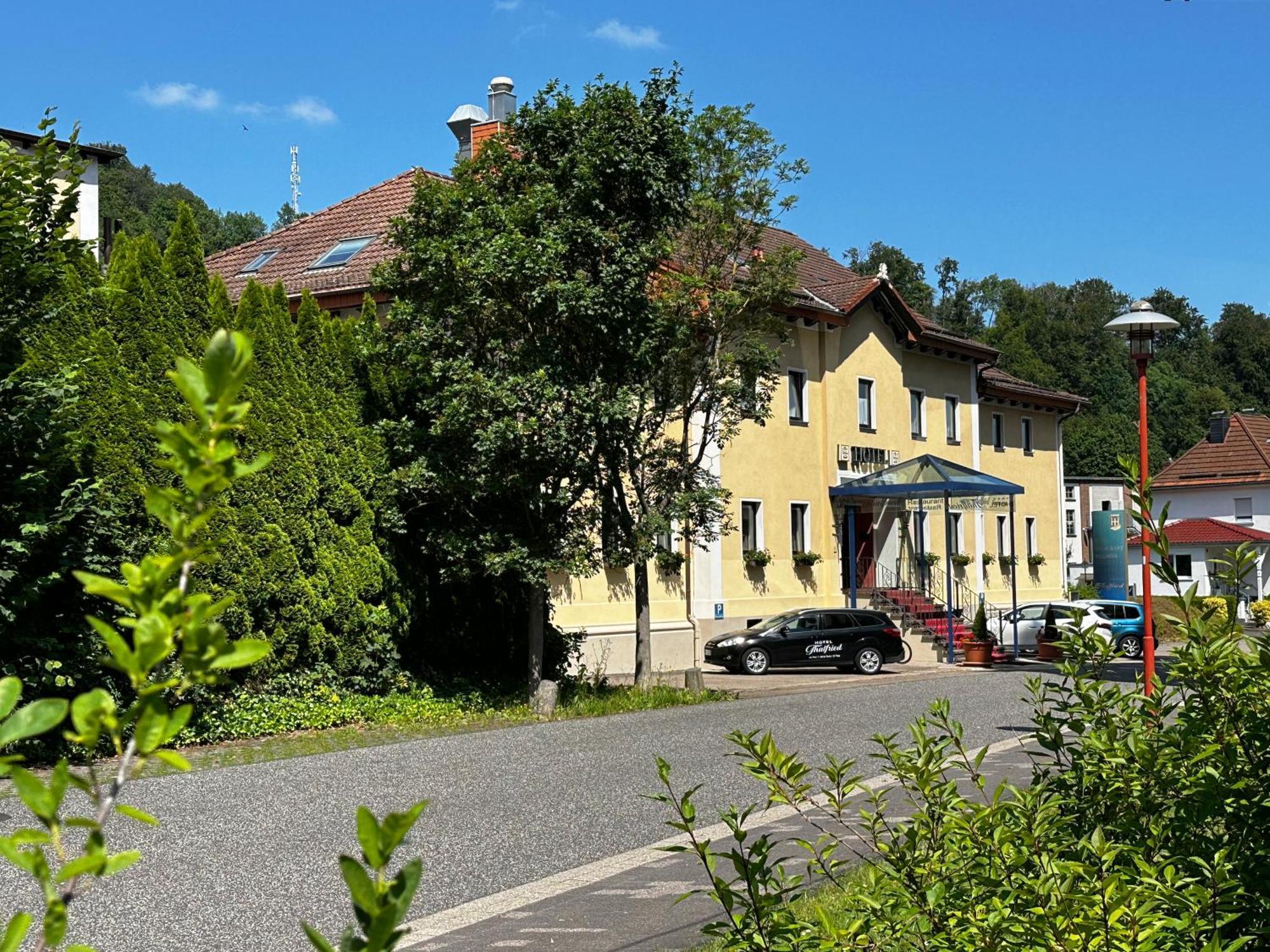 Hotel Thalfried Ruhla Buitenkant foto